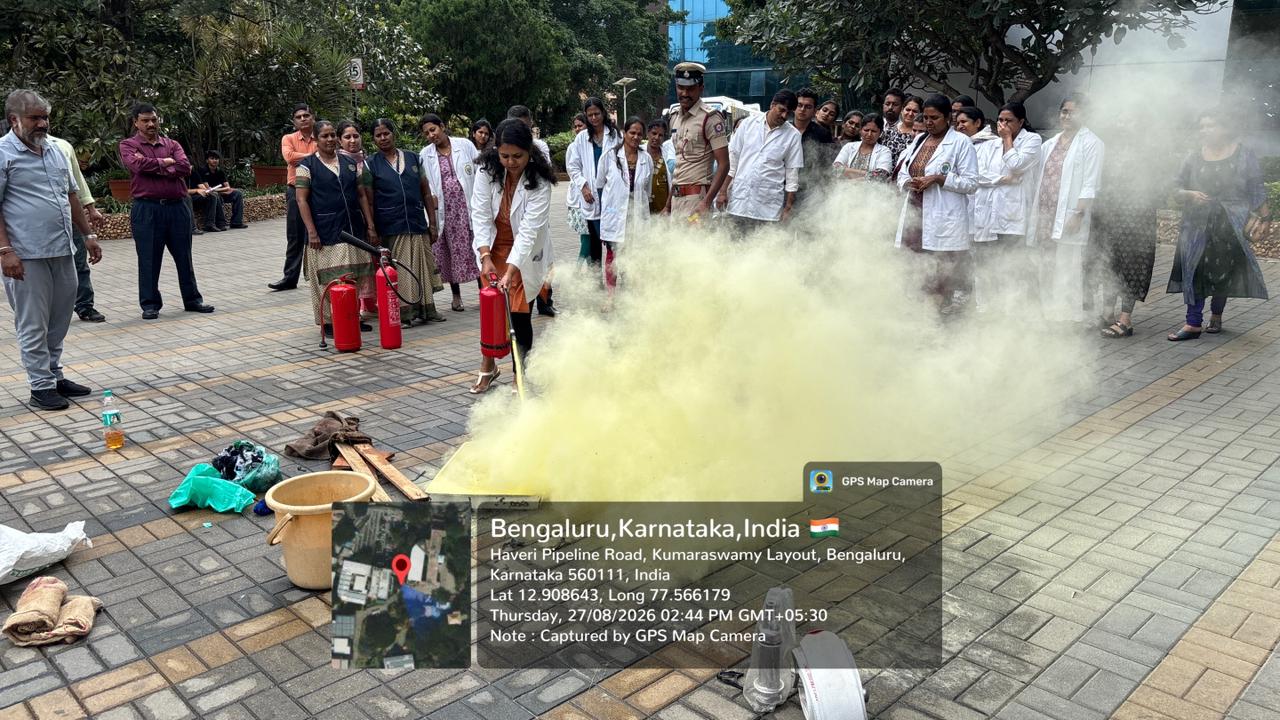 Practical demonstration of fire extinguishing with dry chemical powder